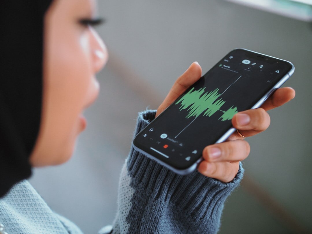 listeners recording voice messages
